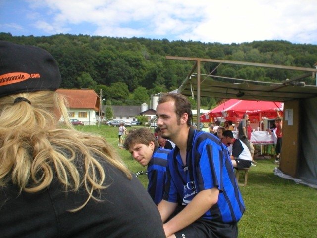 93_fussball schwarzau 2005 082.jpg